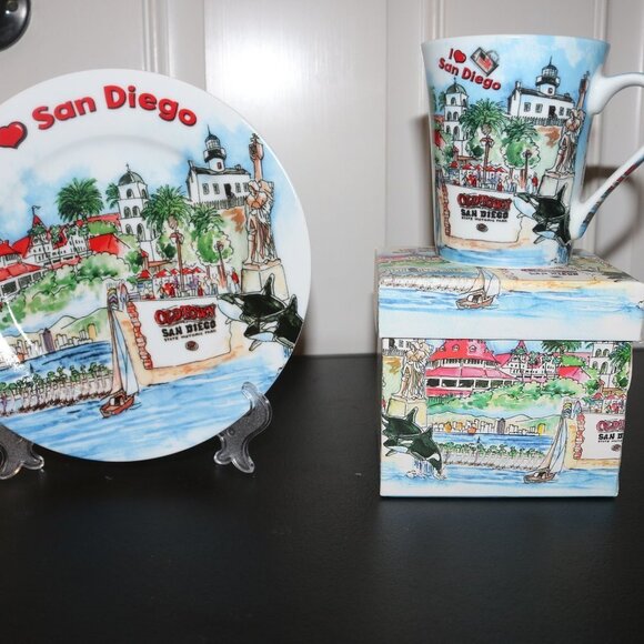 Decorative plate and mug set with plate holder in great shape - Picture 3 of 8